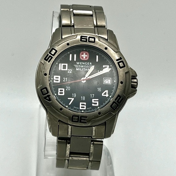 Wenger Swiss Military 41mm  Mens ALL Titanium 79036 Watch Working - Picture 1 of 11